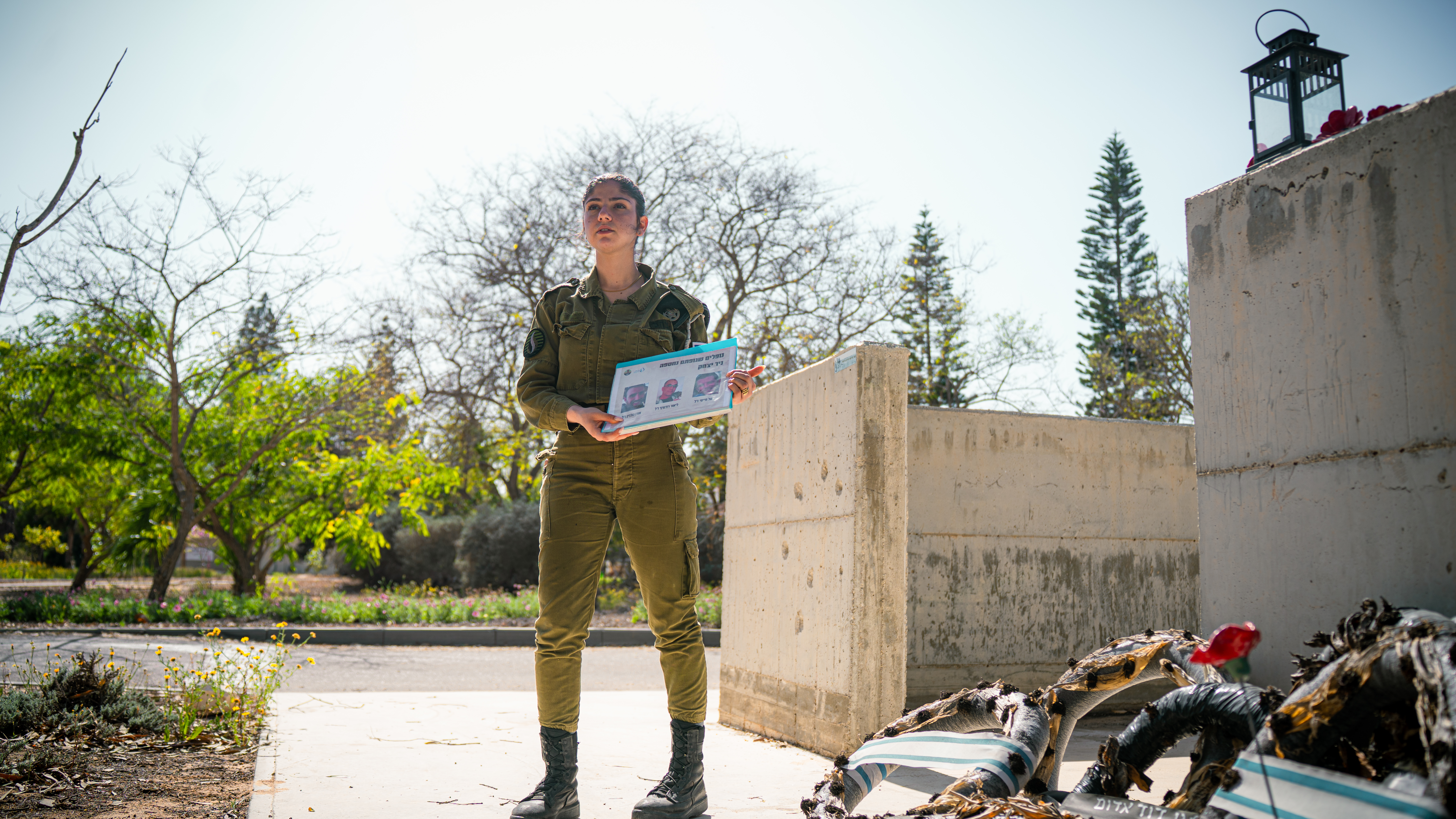 מודל עוז הרוח / כי עוד אאמין גם באדם
גם ברוחו, רוח עז/ 'שחקי שחקי' שאול טשרניחובסקי